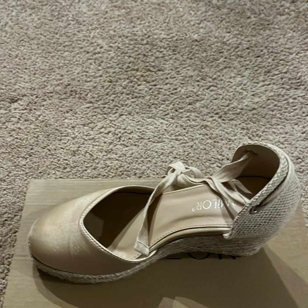Women’s wedge platform